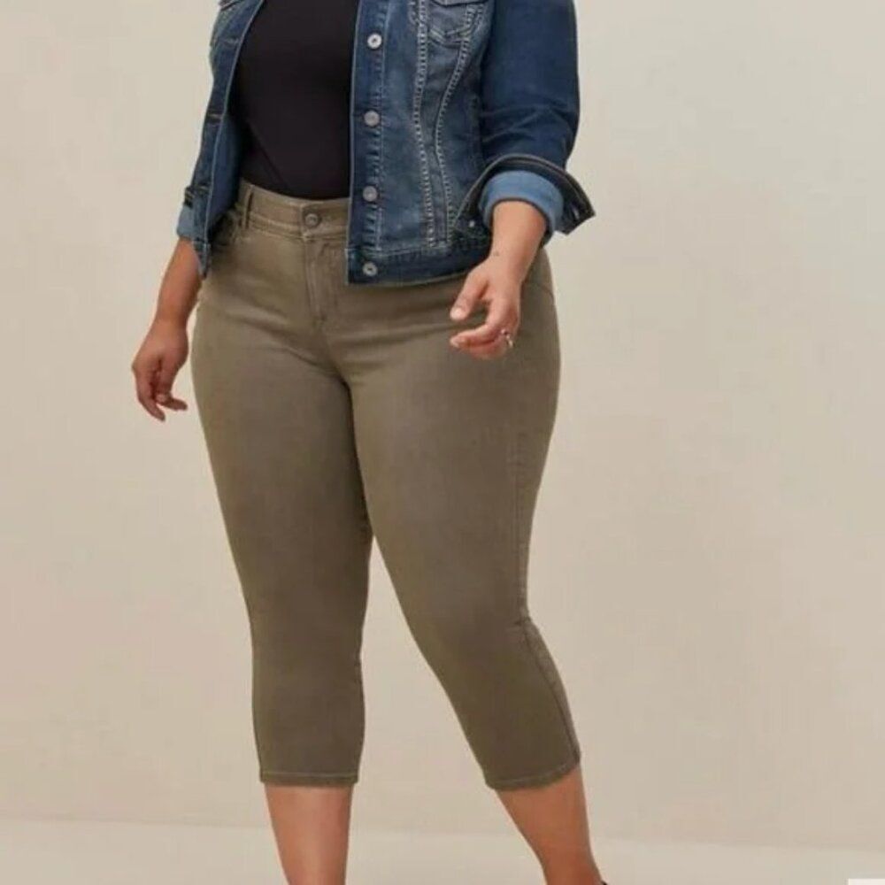 Torrid Crop Bombshell Skinny Jeans Super Soft Green Size 22